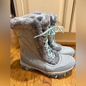 Women's Mountain Warehouse Gray Winter Boots with Faux Fur Sz 10